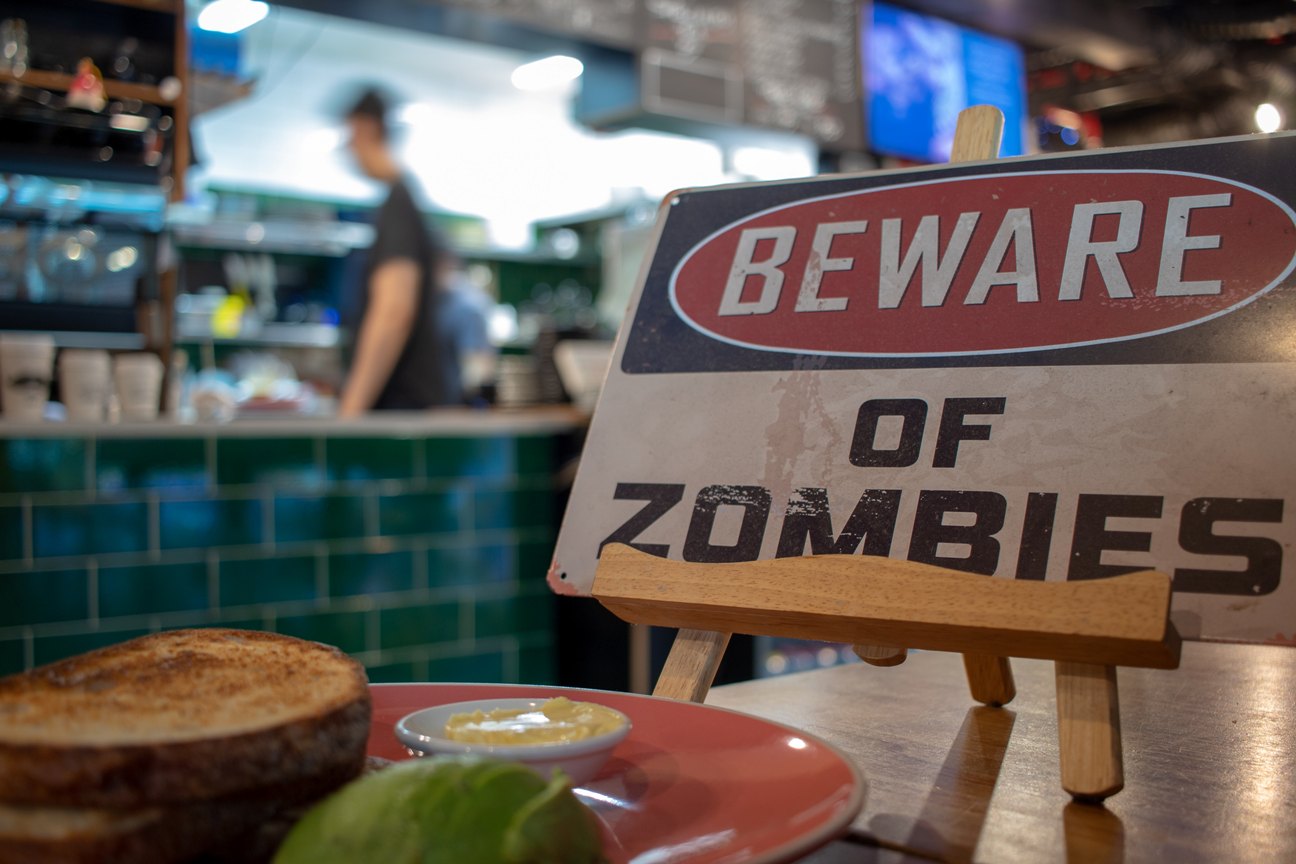Experts worry we could see a resurgence of zombie foreclosures if the housing market collapses.